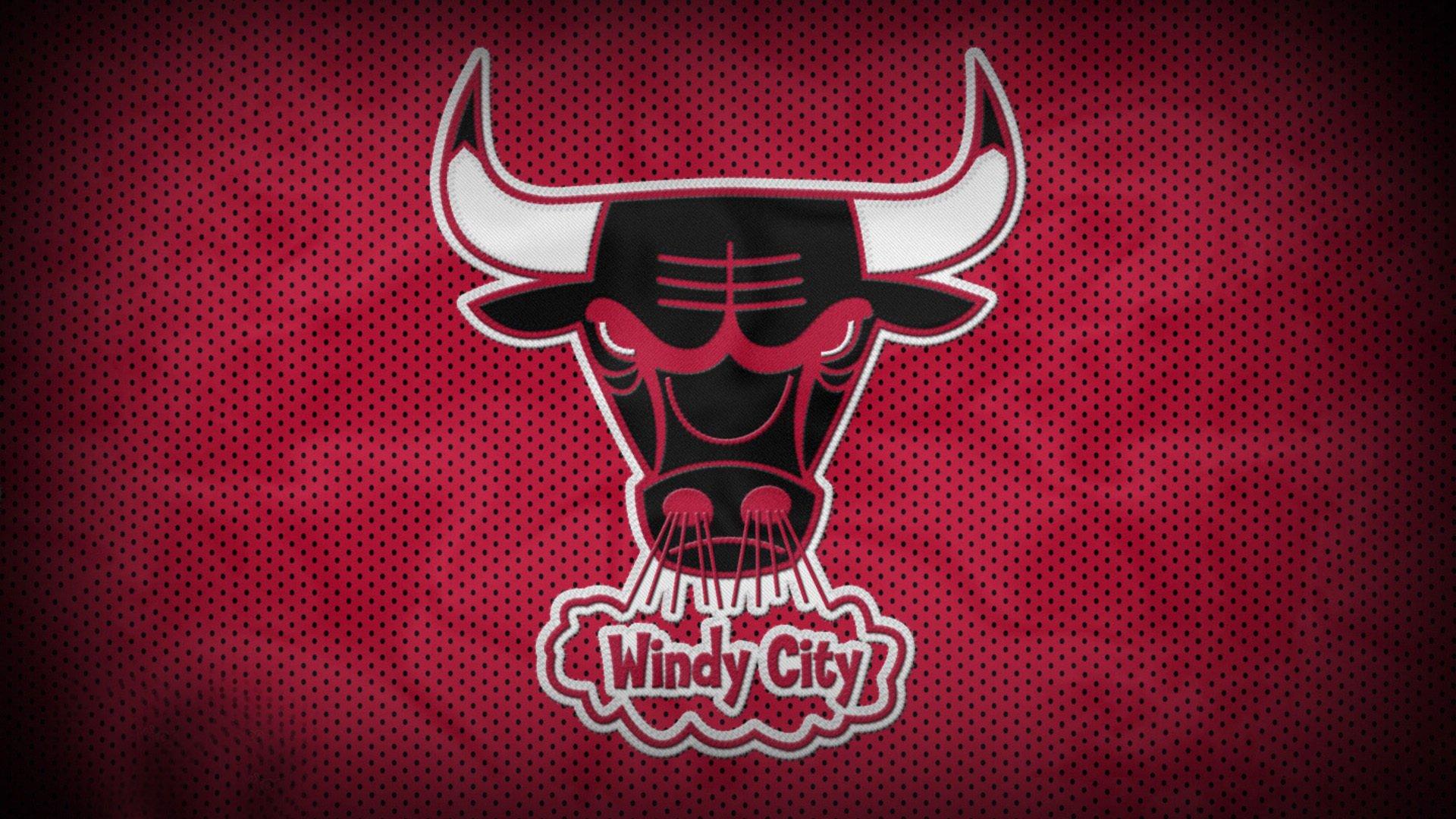 德甲巨头拜仁夏窗酝酿重磅引援，米兰边锋莱奥成关键目标，红黑军团阵容面临重组